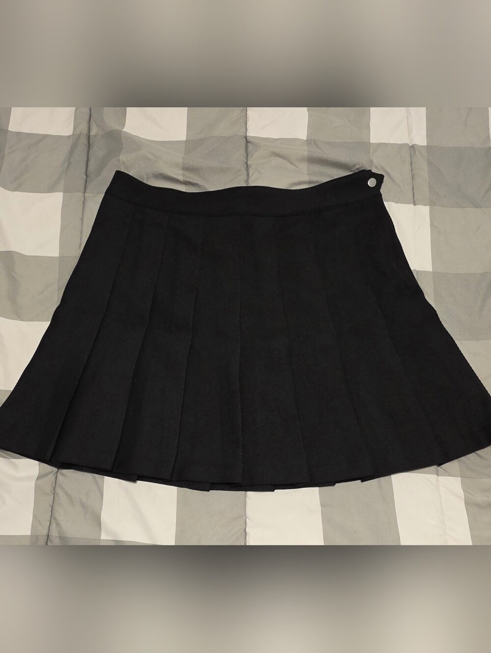 DIVIDED sz 12 Classic Black Pleated Mini Skirt
